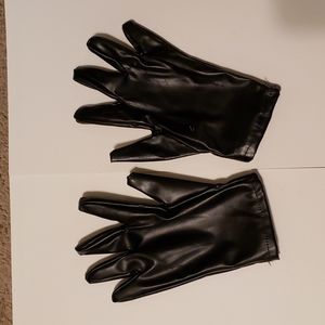 Small Black Gloves